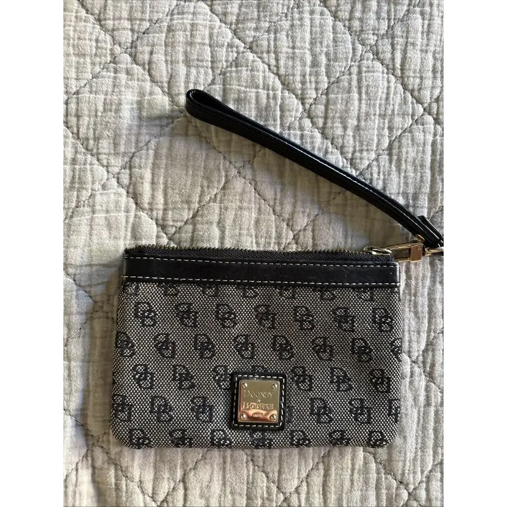 Dooney & Bourke Black Signature‎ LEATHER Brown Leather TRIM WALLET WRISTLET